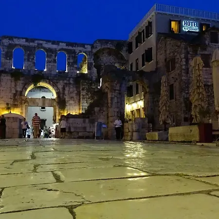 Cvit Jadrana سبليت